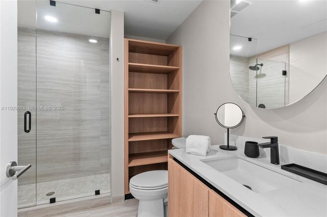 580 72nd St 711, Miami Beach, FL 33141