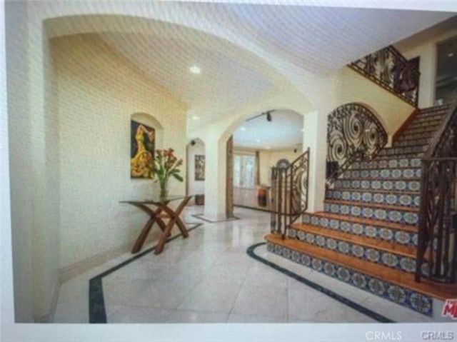 5717 MELVIN Avenue, Tarzana, CA 91356