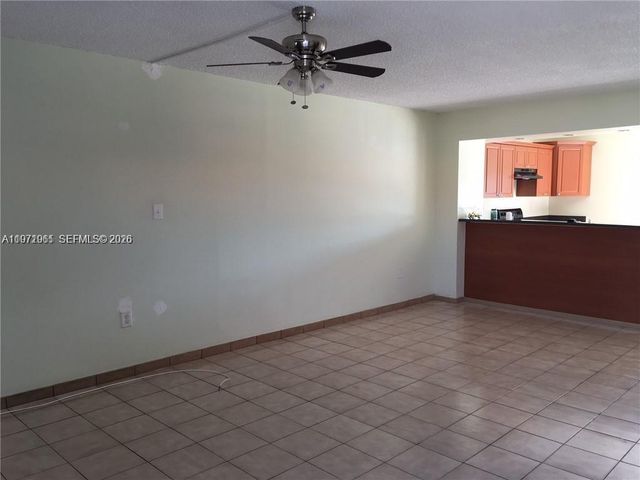 2162 W 60th Street 14208, Hialeah, FL 33016