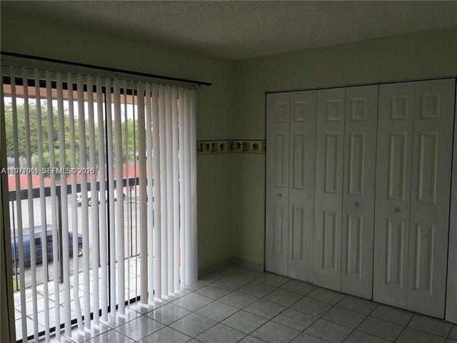 2162 W 60th Street 14208, Hialeah, FL 33016