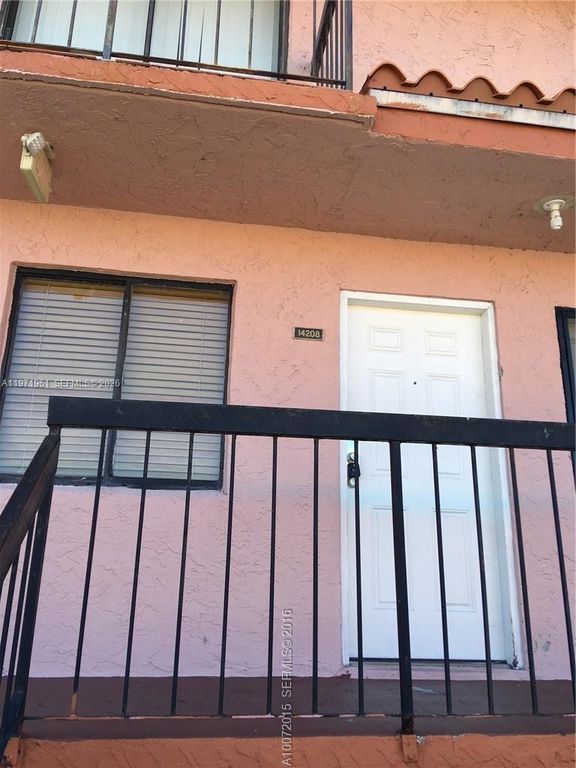 2162 W 60th Street 14208, Hialeah, FL 33016