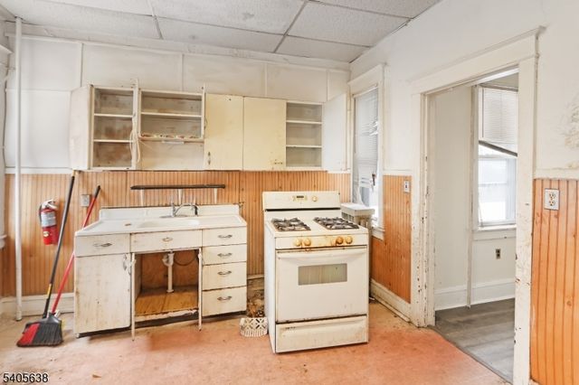 530 S Main St, Phillipsburg Town, NJ 08865