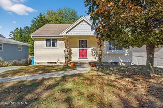 1923 Watts Avenue, Oregon, OH 43616