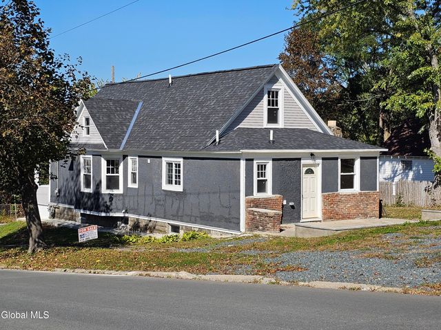 2402 Ave B Extension, Schenectady, NY 12308