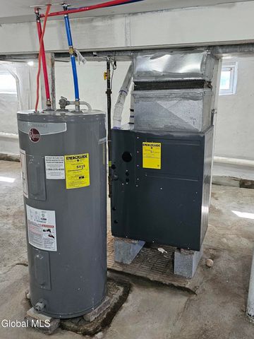 2402 Ave B Extension, Schenectady, NY 12308