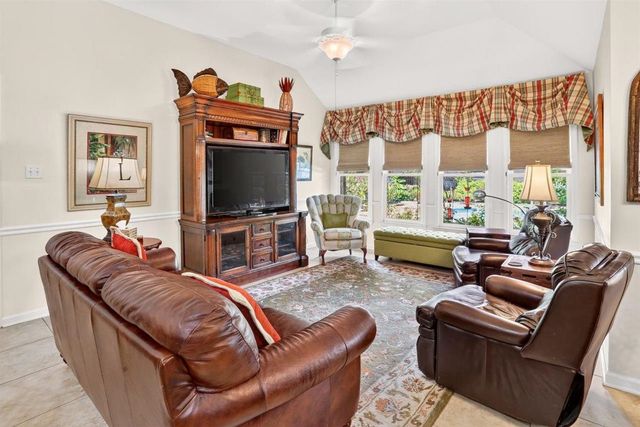 9668 LEEWARD SLOPES DR, Lakeland, TN 38002