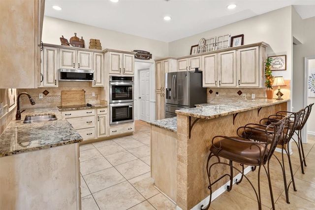 9668 LEEWARD SLOPES DR, Lakeland, TN 38002