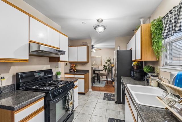 404 Ballard Drive, Algonquin, IL 60102