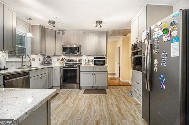 2545 Rockbridge Road NW, Conyers, GA 30012