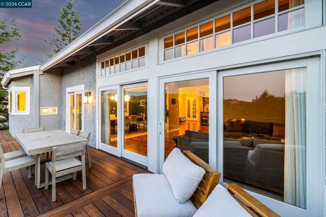 1825 Saint Andrews Dr, Moraga, CA 94556