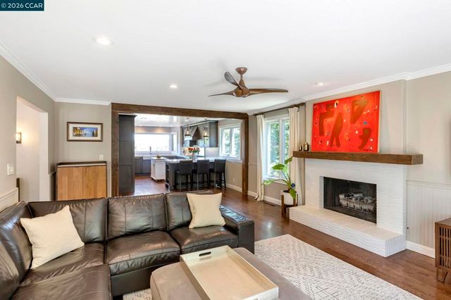 1825 Saint Andrews Dr, Moraga, CA 94556