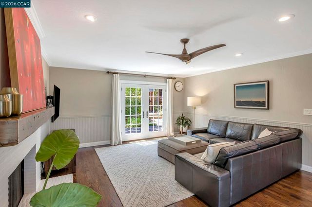 1825 Saint Andrews Dr, Moraga, CA 94556