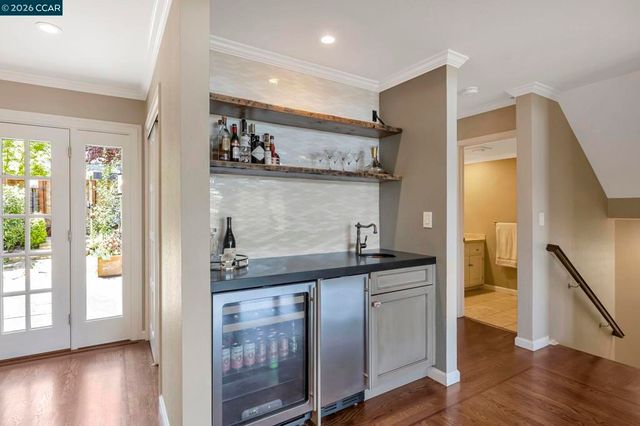 1825 Saint Andrews Dr, Moraga, CA 94556