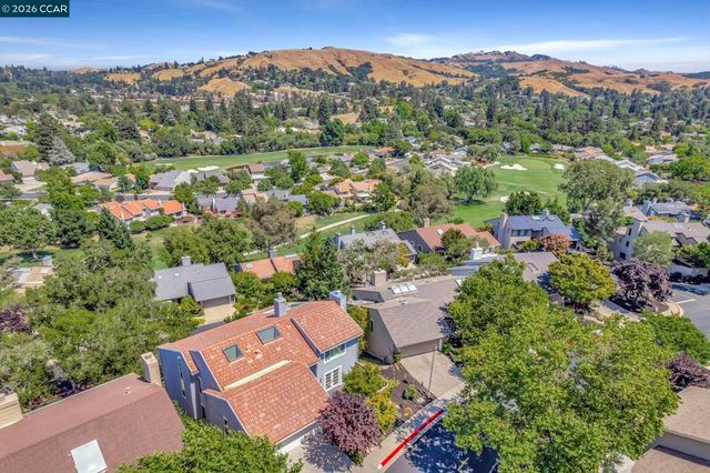 1825 Saint Andrews Dr, Moraga, CA 94556