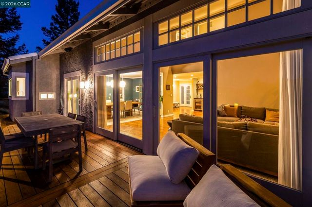 1825 Saint Andrews Dr, Moraga, CA 94556