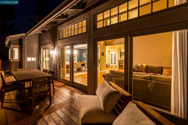 1825 Saint Andrews Dr, Moraga, CA 94556