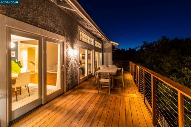 1825 Saint Andrews Dr, Moraga, CA 94556