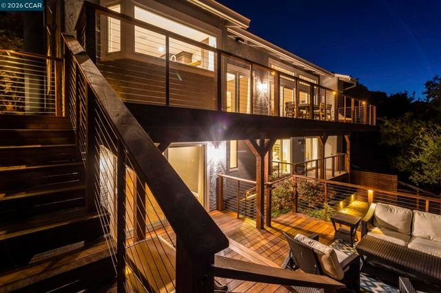1825 Saint Andrews Dr, Moraga, CA 94556