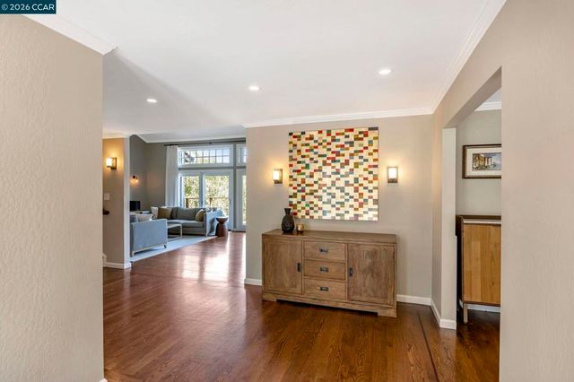1825 Saint Andrews Dr, Moraga, CA 94556