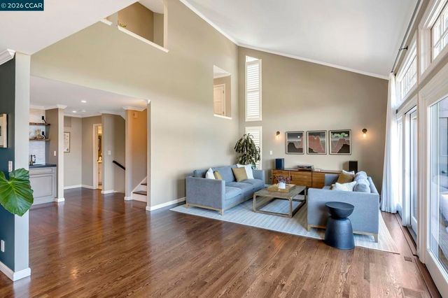 1825 Saint Andrews Dr, Moraga, CA 94556