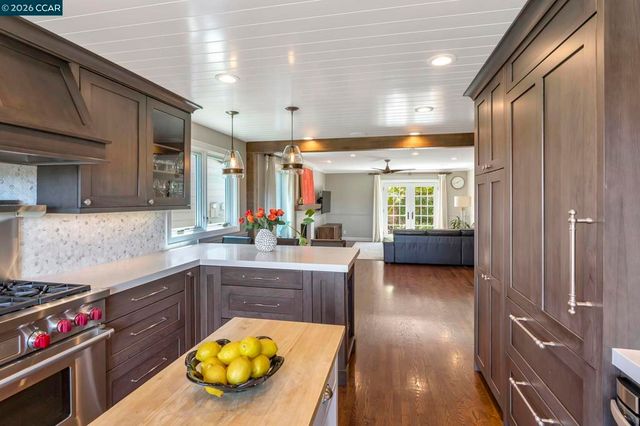1825 Saint Andrews Dr, Moraga, CA 94556
