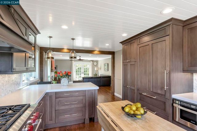 1825 Saint Andrews Dr, Moraga, CA 94556