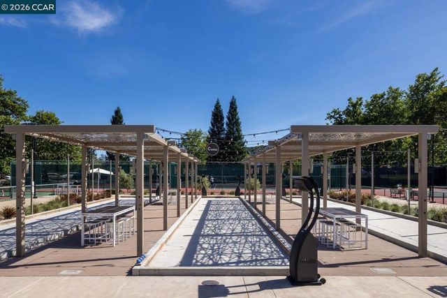 1825 Saint Andrews Dr, Moraga, CA 94556
