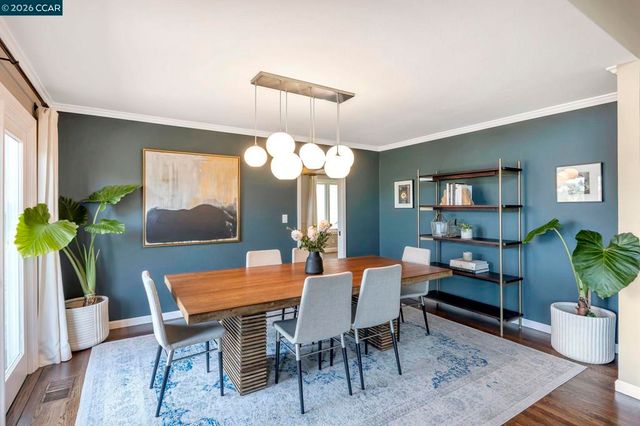 1825 Saint Andrews Dr, Moraga, CA 94556