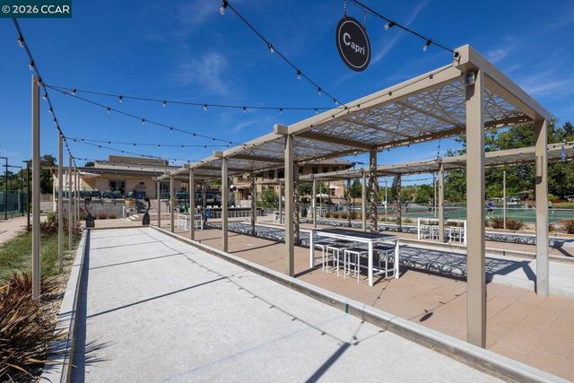1825 Saint Andrews Dr, Moraga, CA 94556