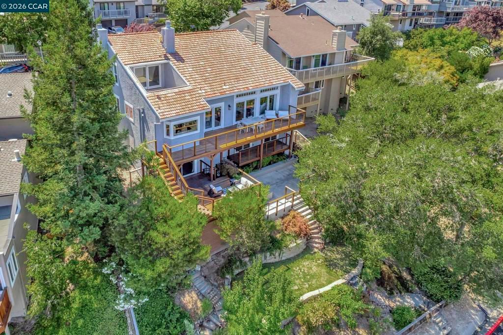 1825 Saint Andrews Dr, Moraga, CA 94556