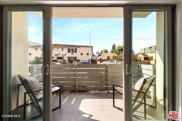 5016 Bakman Avenue 104, North Hollywood, CA 91601