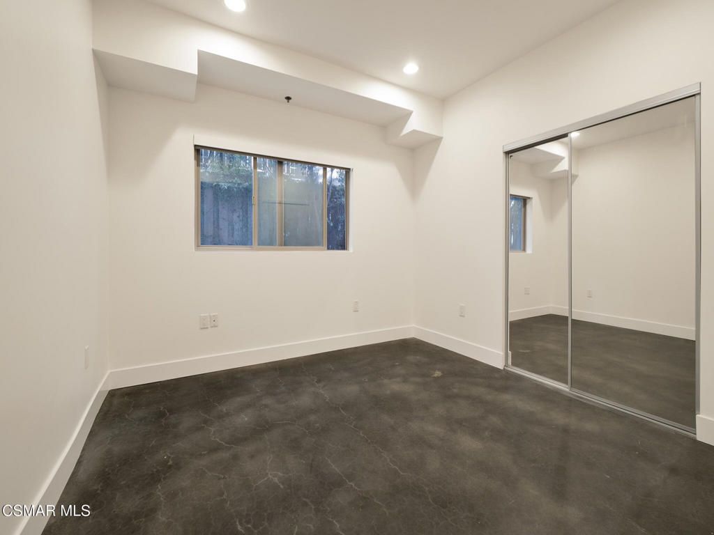 Image 20 of property listing at 5016 Bakman Avenue 104, North Hollywood, CA 91601