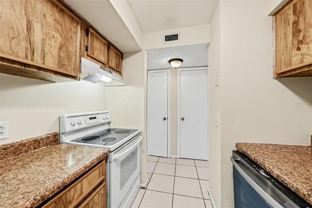 14319 HANGING MOSS CIRCLE 101, Tampa, FL 33613