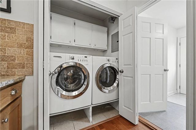 7525 Eaton Street, Prairie Village, KS 66208