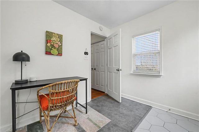 7525 Eaton Street, Prairie Village, KS 66208