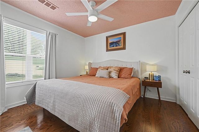 7525 Eaton Street, Prairie Village, KS 66208