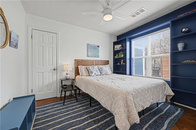 7525 Eaton Street, Prairie Village, KS 66208