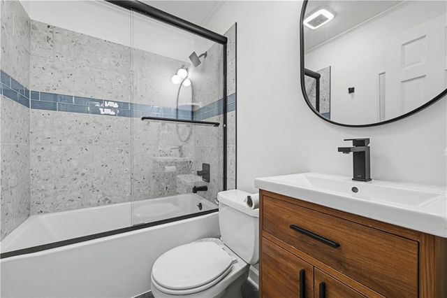 7525 Eaton Street, Prairie Village, KS 66208