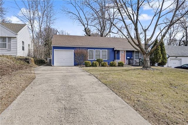 7525 Eaton Street, Prairie Village, KS 66208