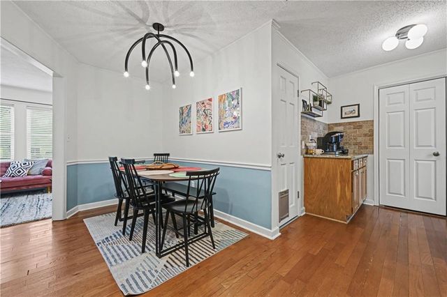 7525 Eaton Street, Prairie Village, KS 66208