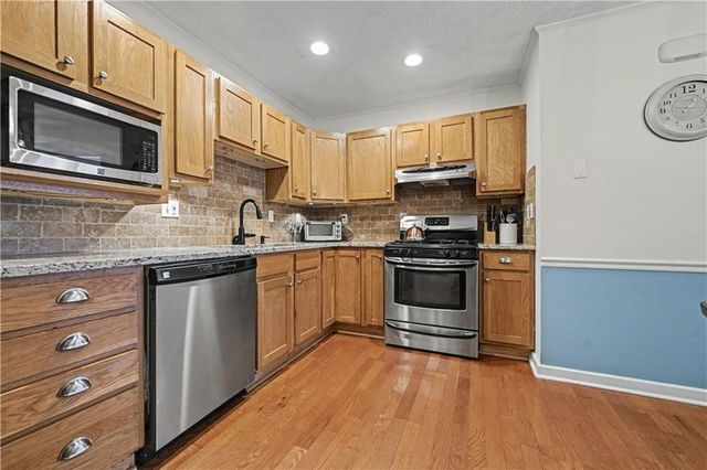 7525 Eaton Street, Prairie Village, KS 66208