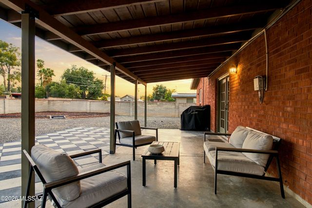 5238 E 4th Street, Tucson, AZ 85711