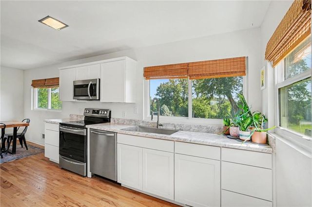 440 W Ruth Ewing Road, Liberty, MO 64068