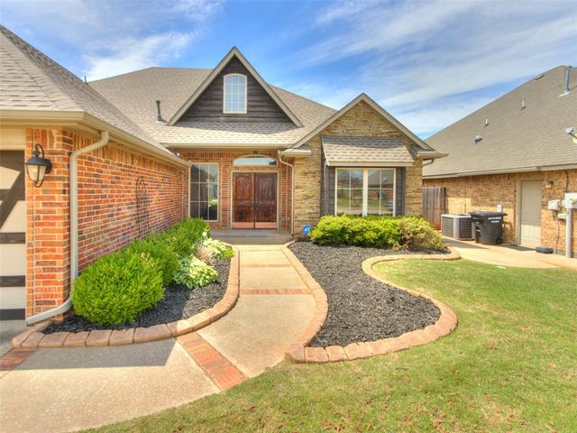 1113 Kelsi Drive, Moore, OK 73160