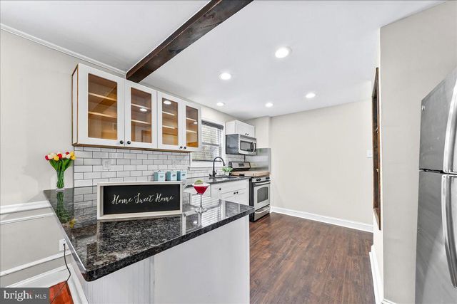 819 SOUTH AVE, Secane, PA 19018