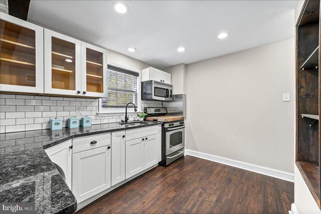 819 SOUTH AVE, Secane, PA 19018