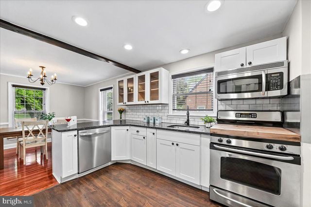 819 SOUTH AVE, Secane, PA 19018