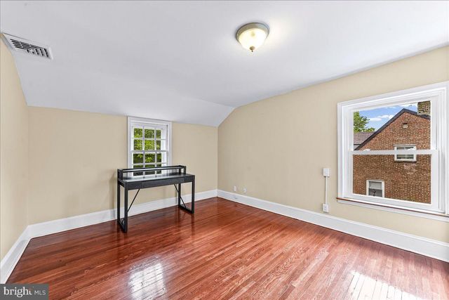 819 SOUTH AVE, Secane, PA 19018