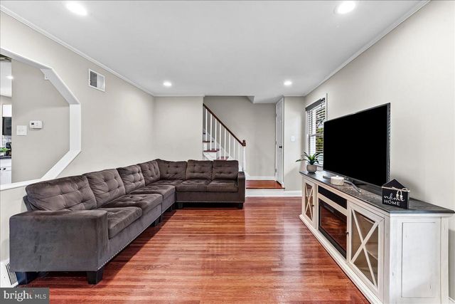 819 SOUTH AVE, Secane, PA 19018