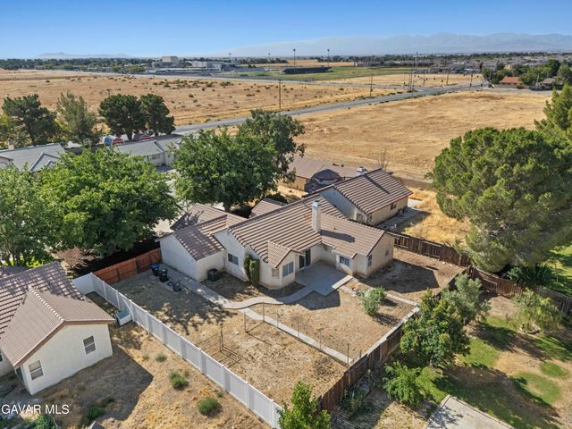 44111 Acacia Street, Lancaster, CA 93535